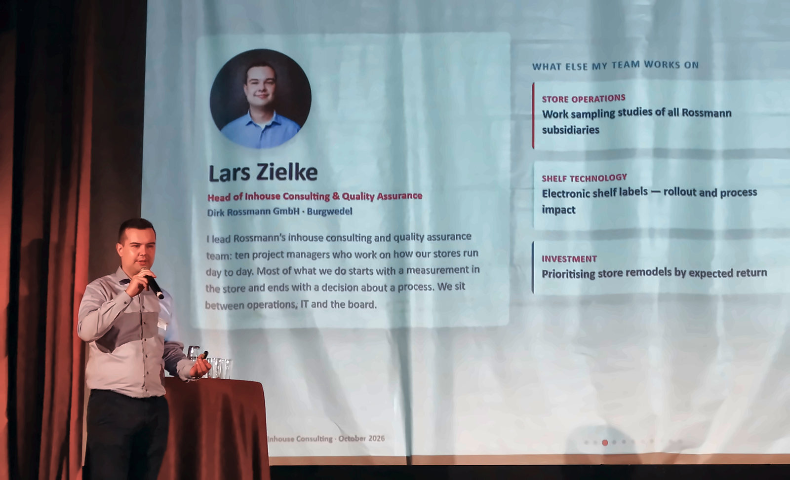 Lars Zielke of Dirk Rossmann GmbH introducing himself on stage